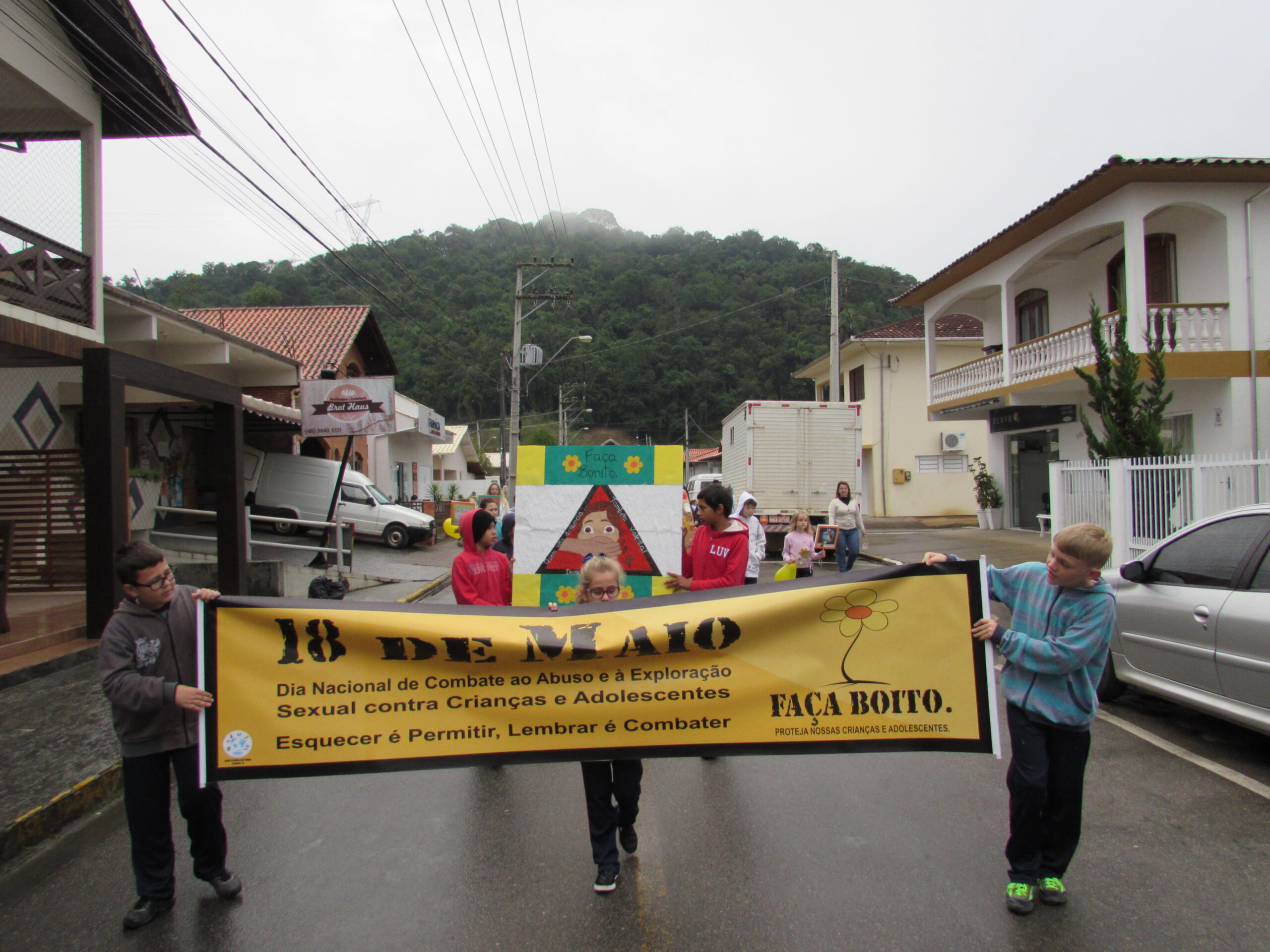 mobilização de combate ao abuso e exploração sexual de crianças e adolescentes, em São Martinho.